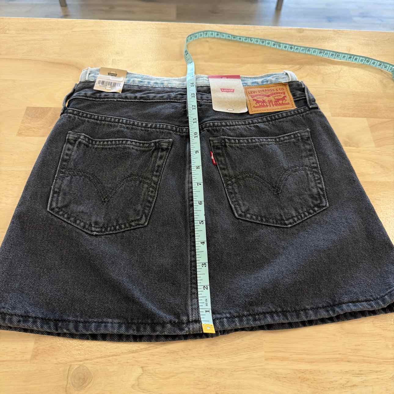 Levi's Size 24 Black New Skirt