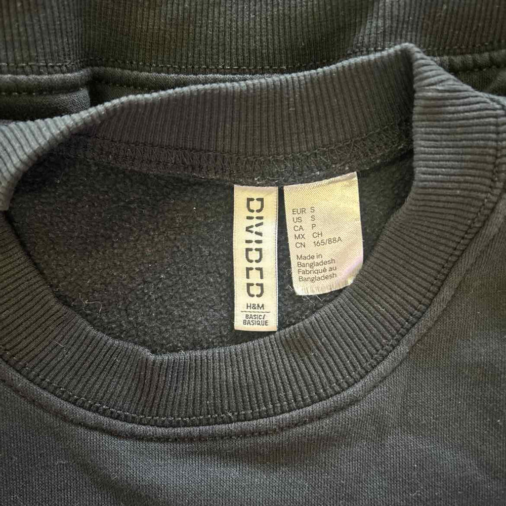Divided Size S Black Preloved Long Sleeve