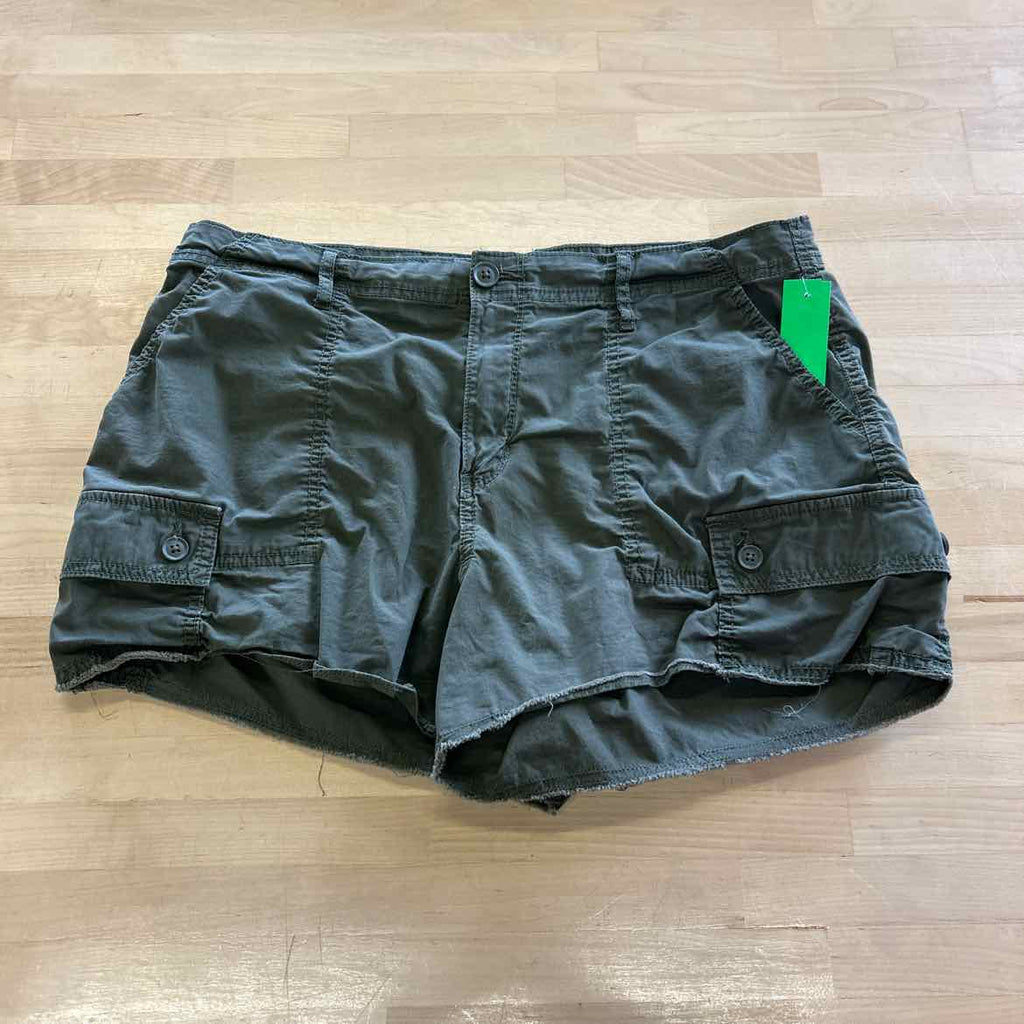 a.n.a Women Size 12 Green Preloved Shorts