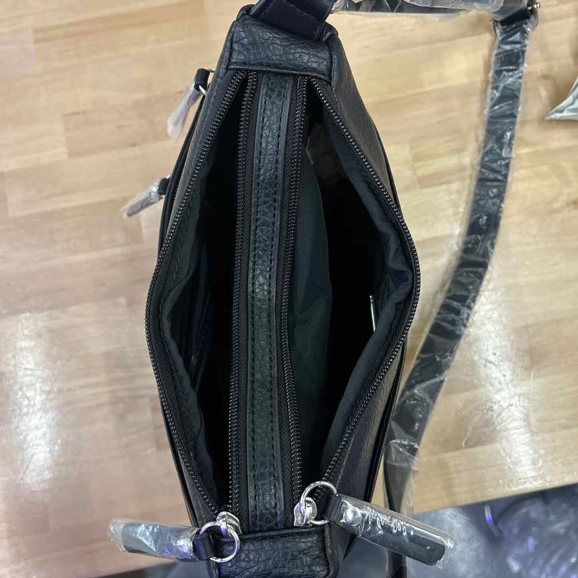 Giani Bernini Small Pebble Hobo Bag Black