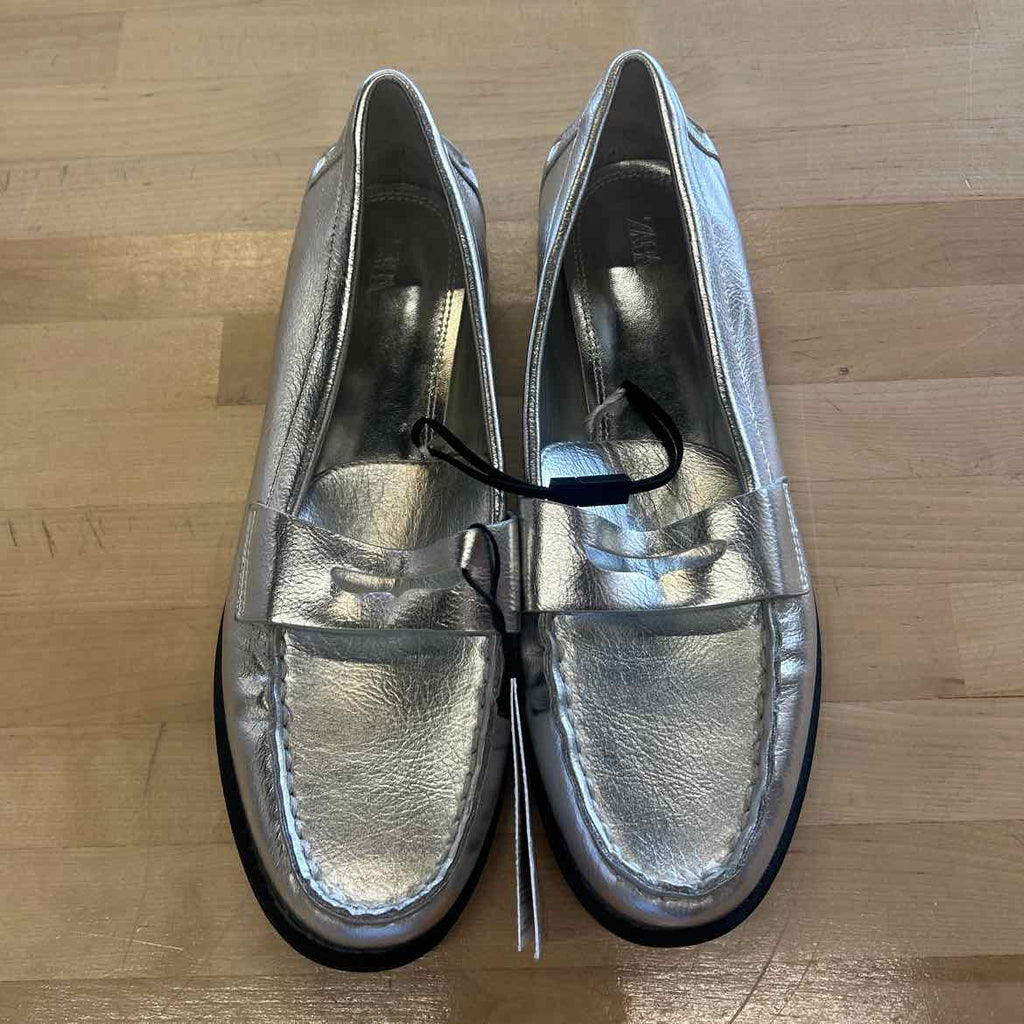 zara Size 7.5 Silver metallic New Loafers