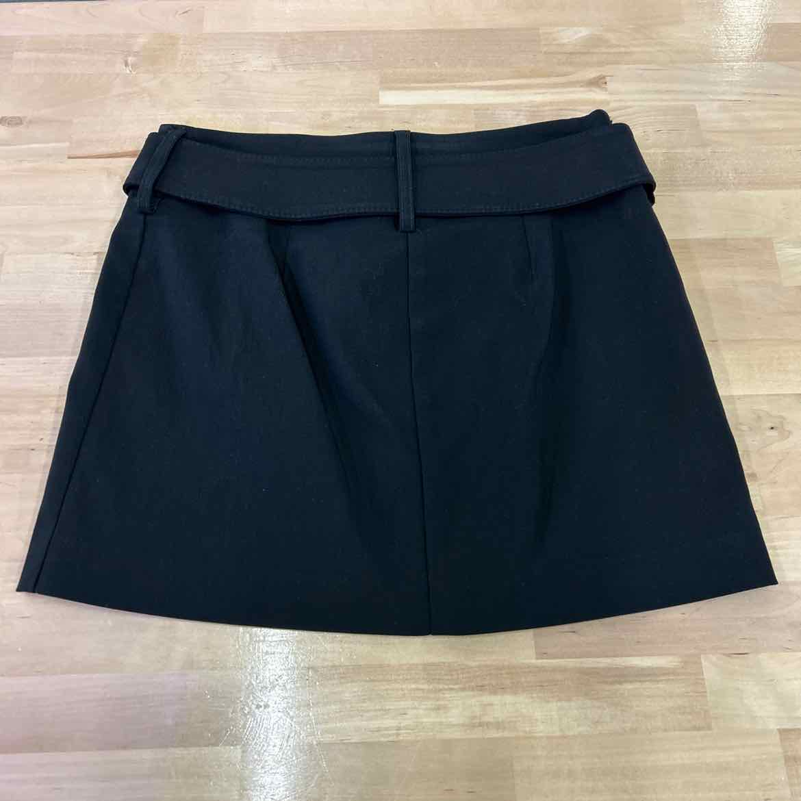 Bebe Size 0 Black Preloved Skirt