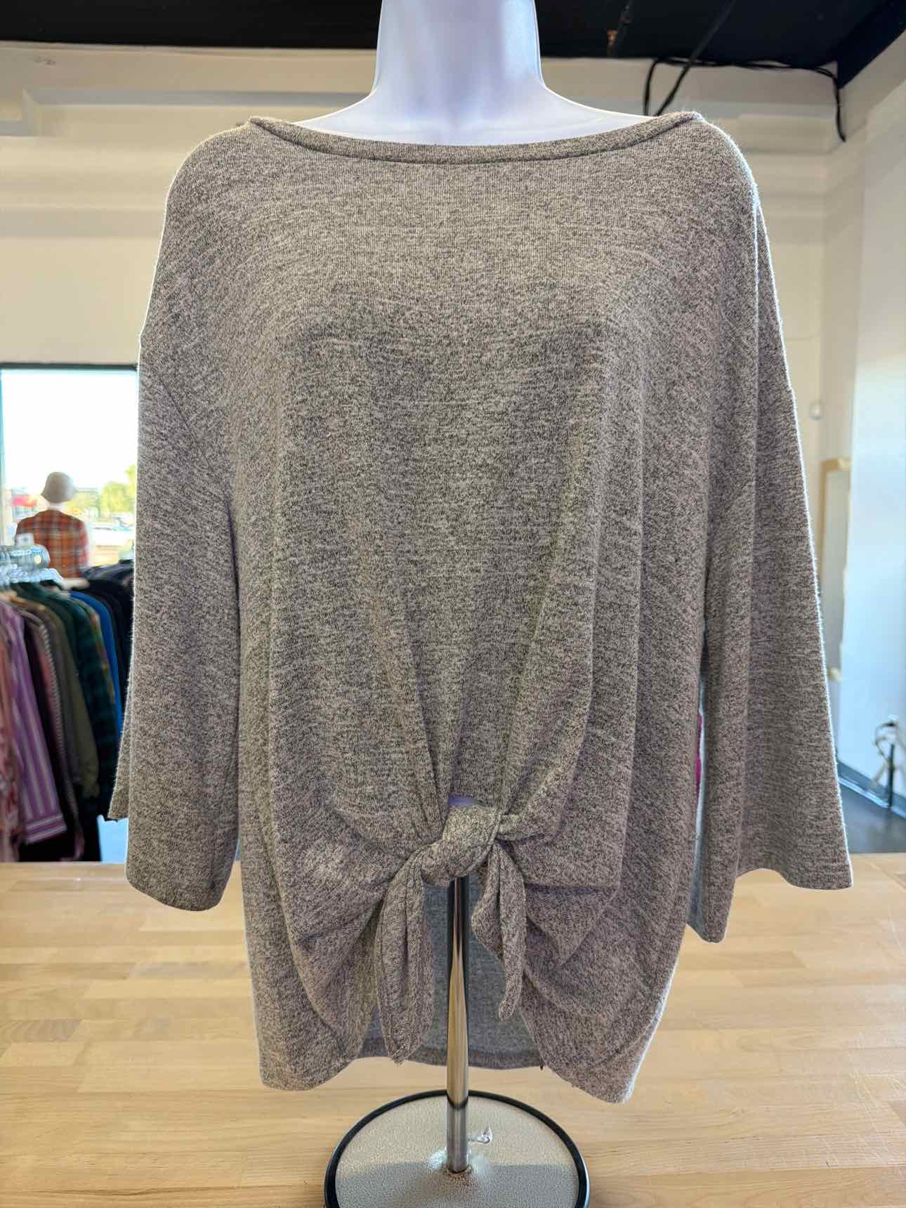 Gap Size M Gray Blouse