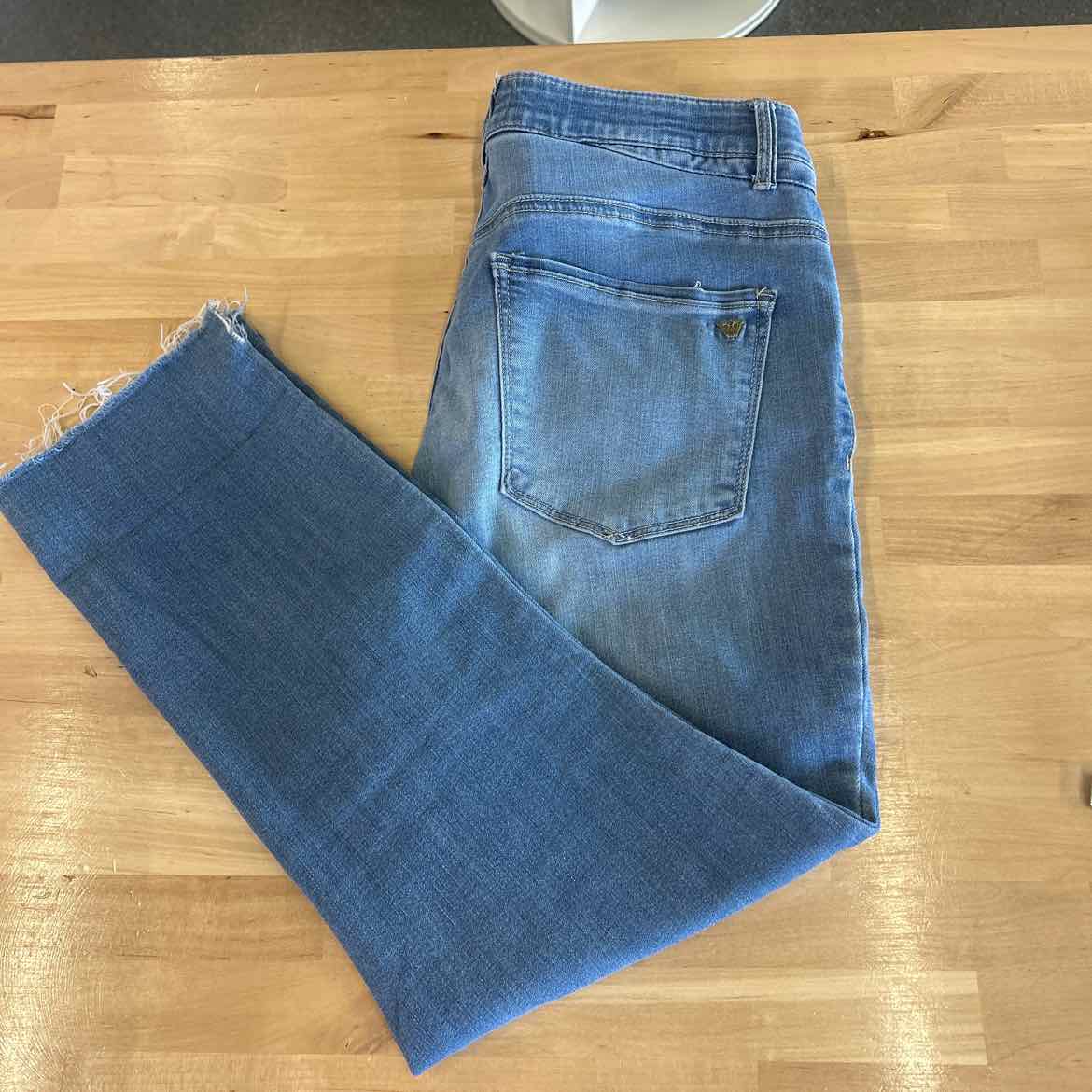 Wit and Wisdom Size 6P Blue Denim Preloved Jeans