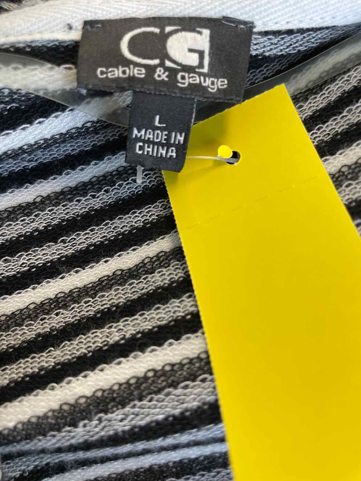 Cable & Gauge Size L BLACK & WHITE Cardigan