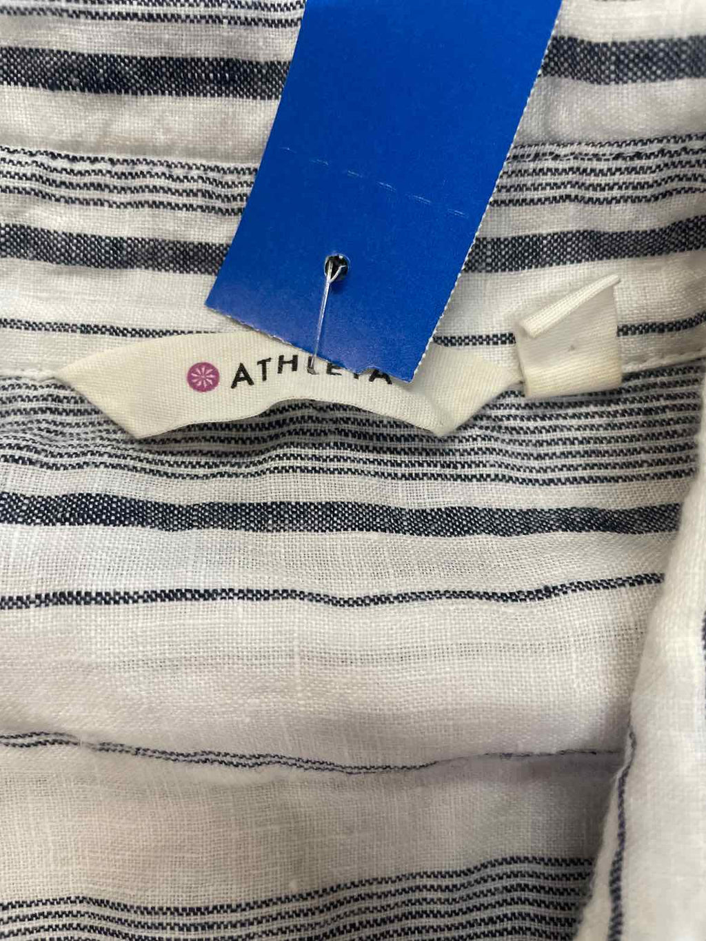 Athleta Size M Gray & White Button Down Shirt