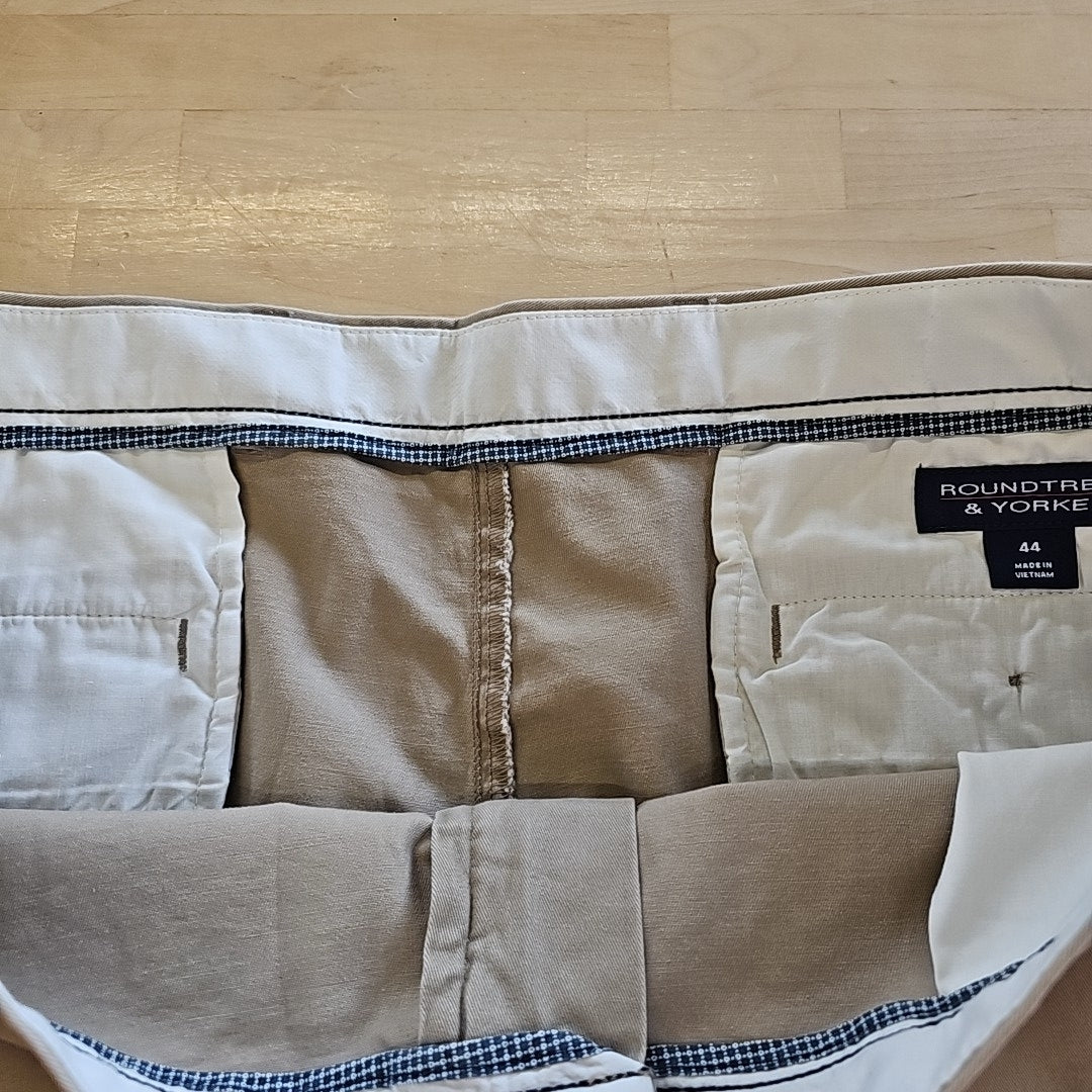 Roundtree & York Men's Size 44 Tan MENS Shorts