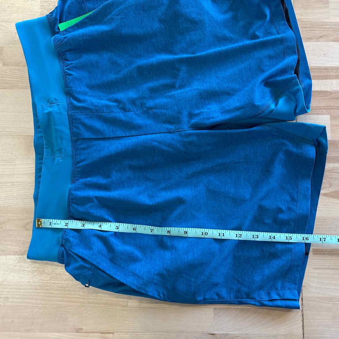LuluLemon Size M Blue MENS Athletic Shorts