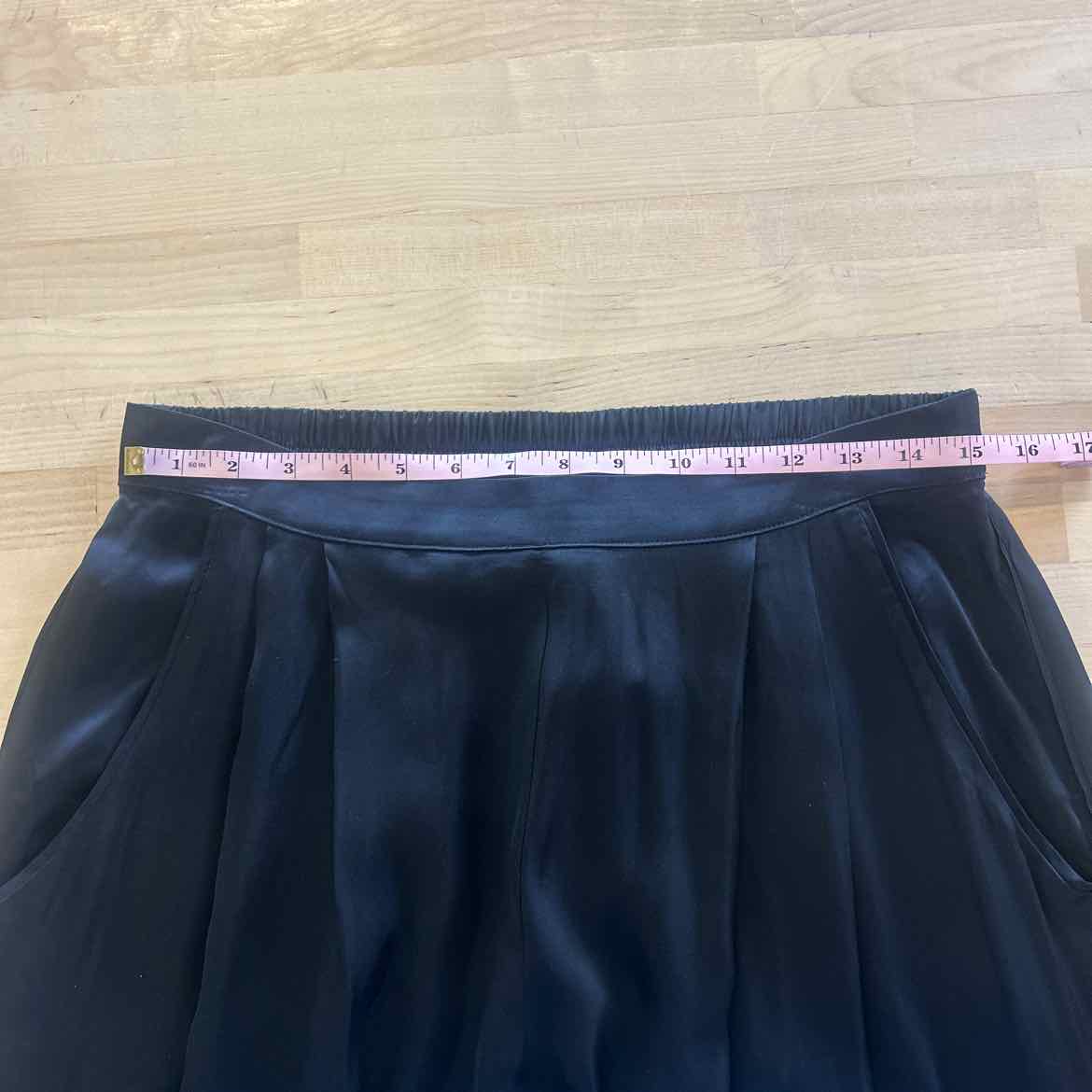Anthropologie Size M Black viscose Preloved Pants