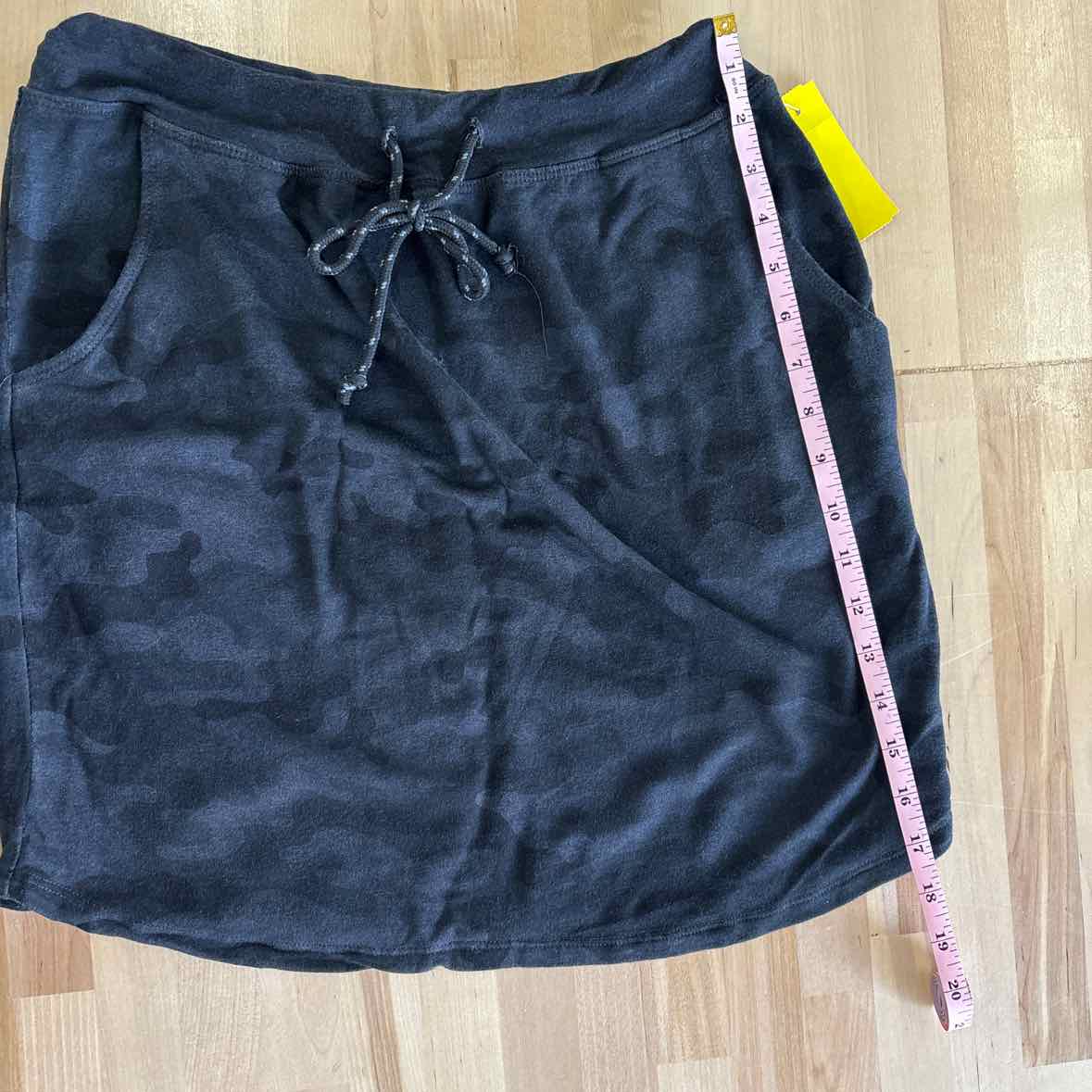 sundry Size 2 Black Skirt