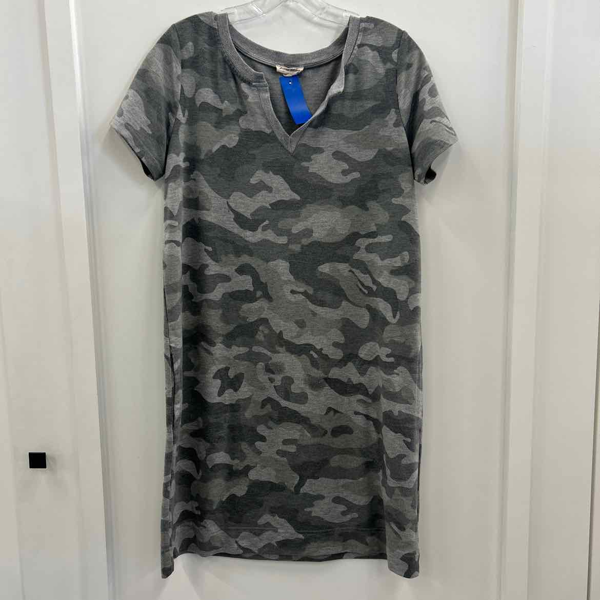 Jane & Delancy Size M Gray Dress