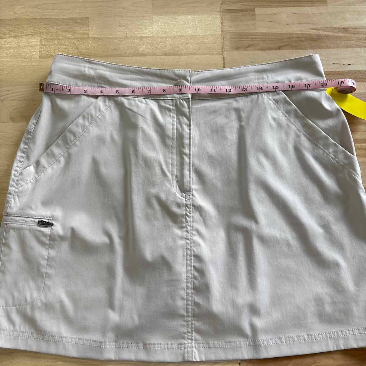 32 degrees Size L Beige Skorts