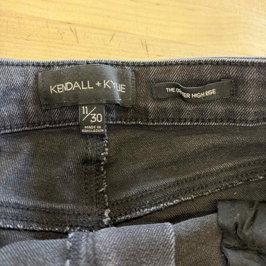 Kendall & Kylie Women Size 11/30 Black Preloved Shorts