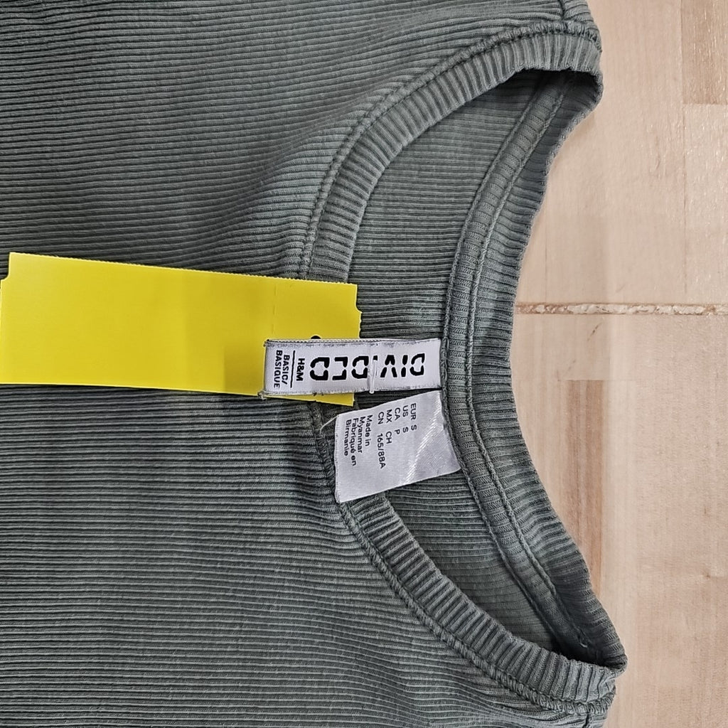 Divided Size S Green T-shirt