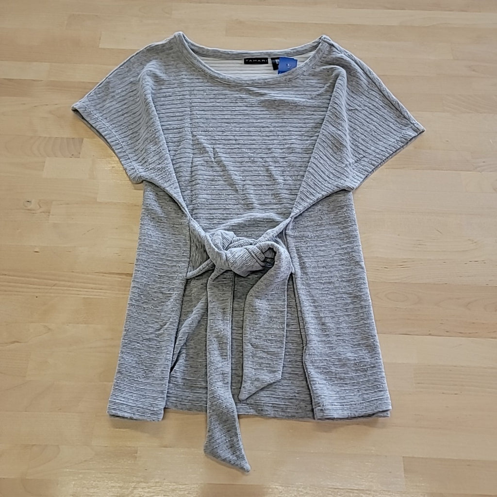 Tahari Size L Gray Shirt