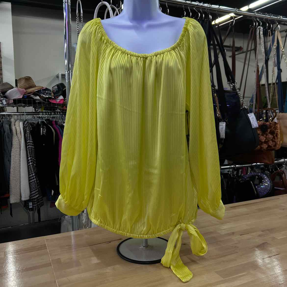 Vince Camuto Size XL Yellow Blouse