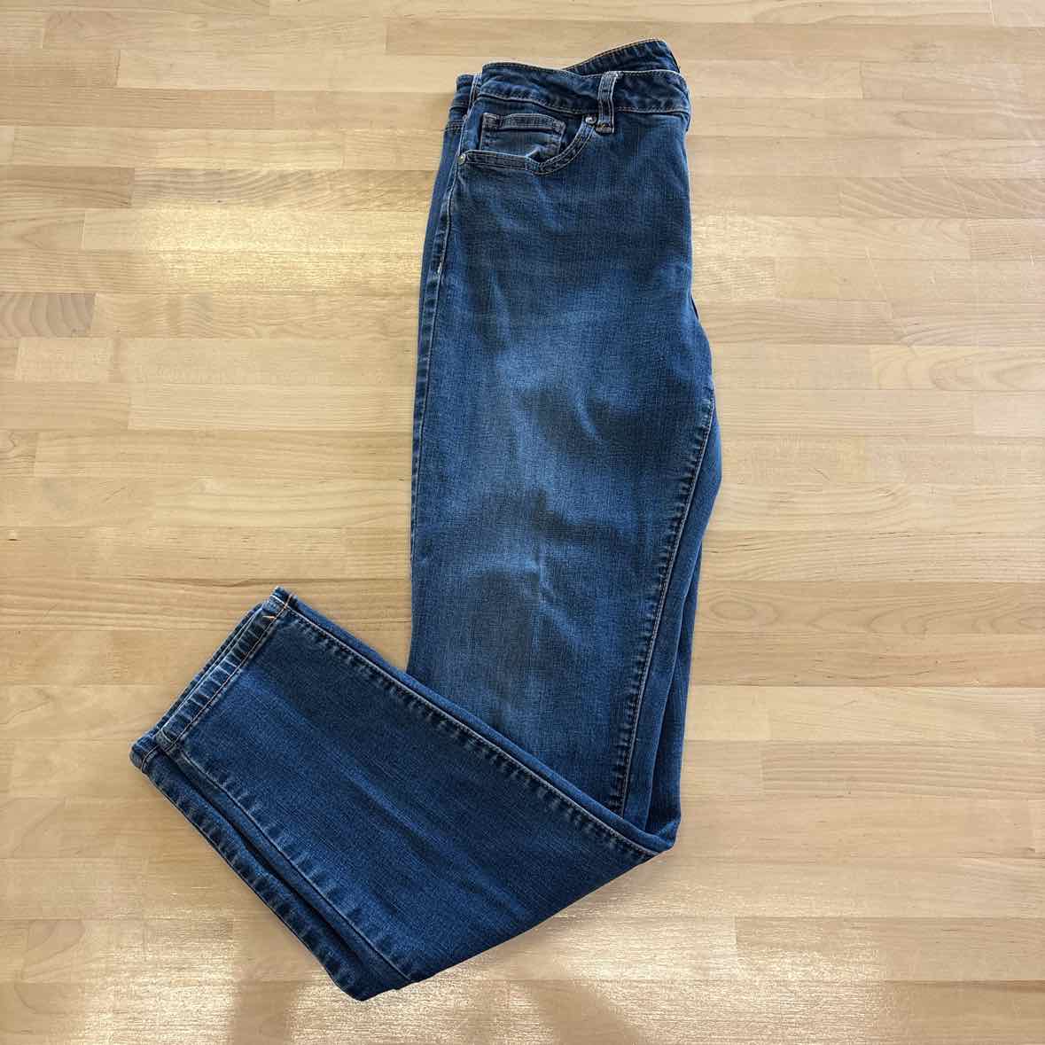 Buffalo Size 6 Blue Jeans