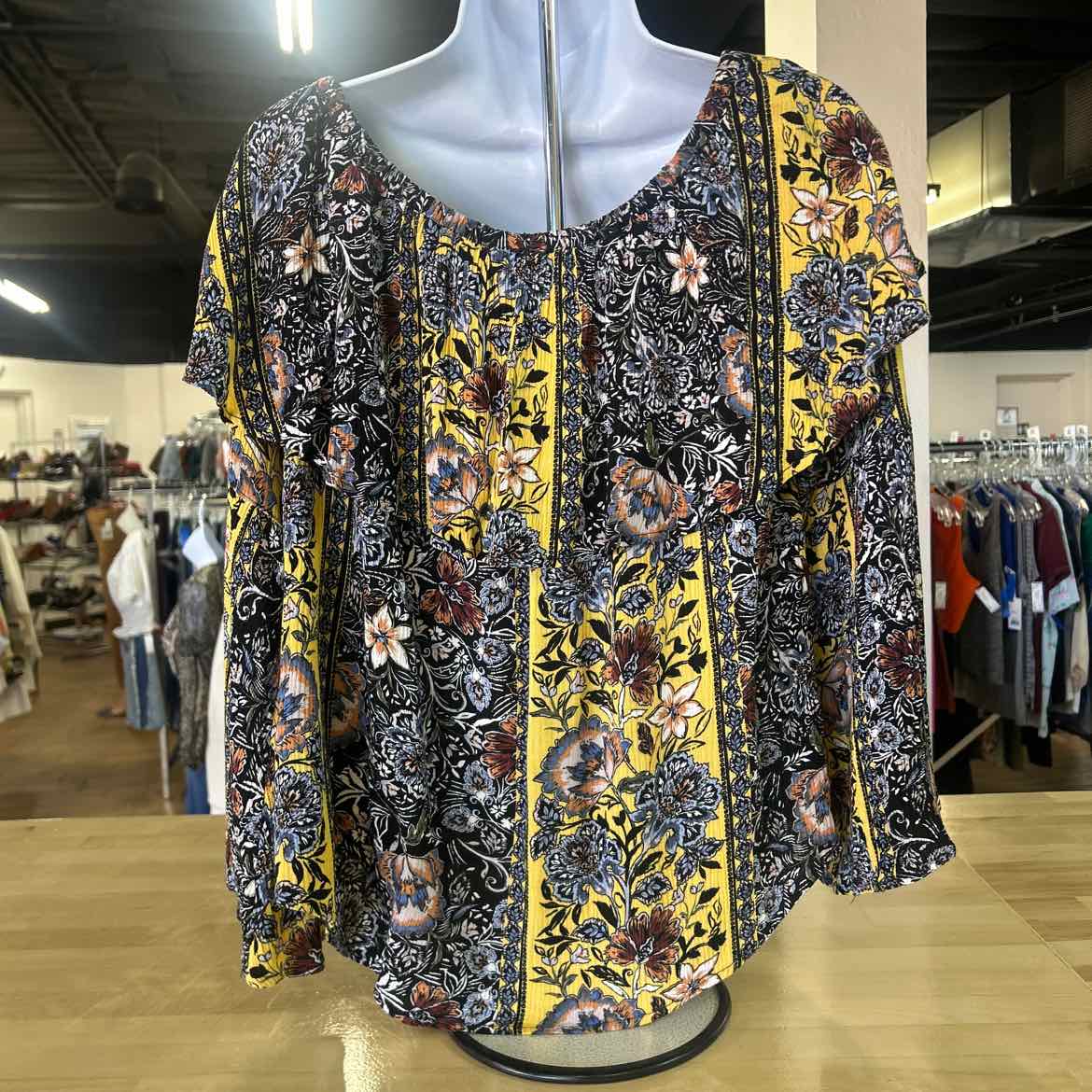 Shyanne Size M Black Yellow Preloved Blouse LS