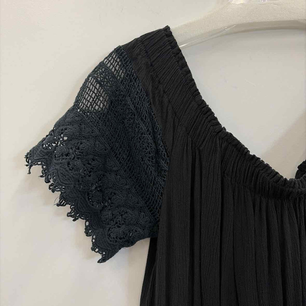 Blush Size XL Black Preloved Jumper