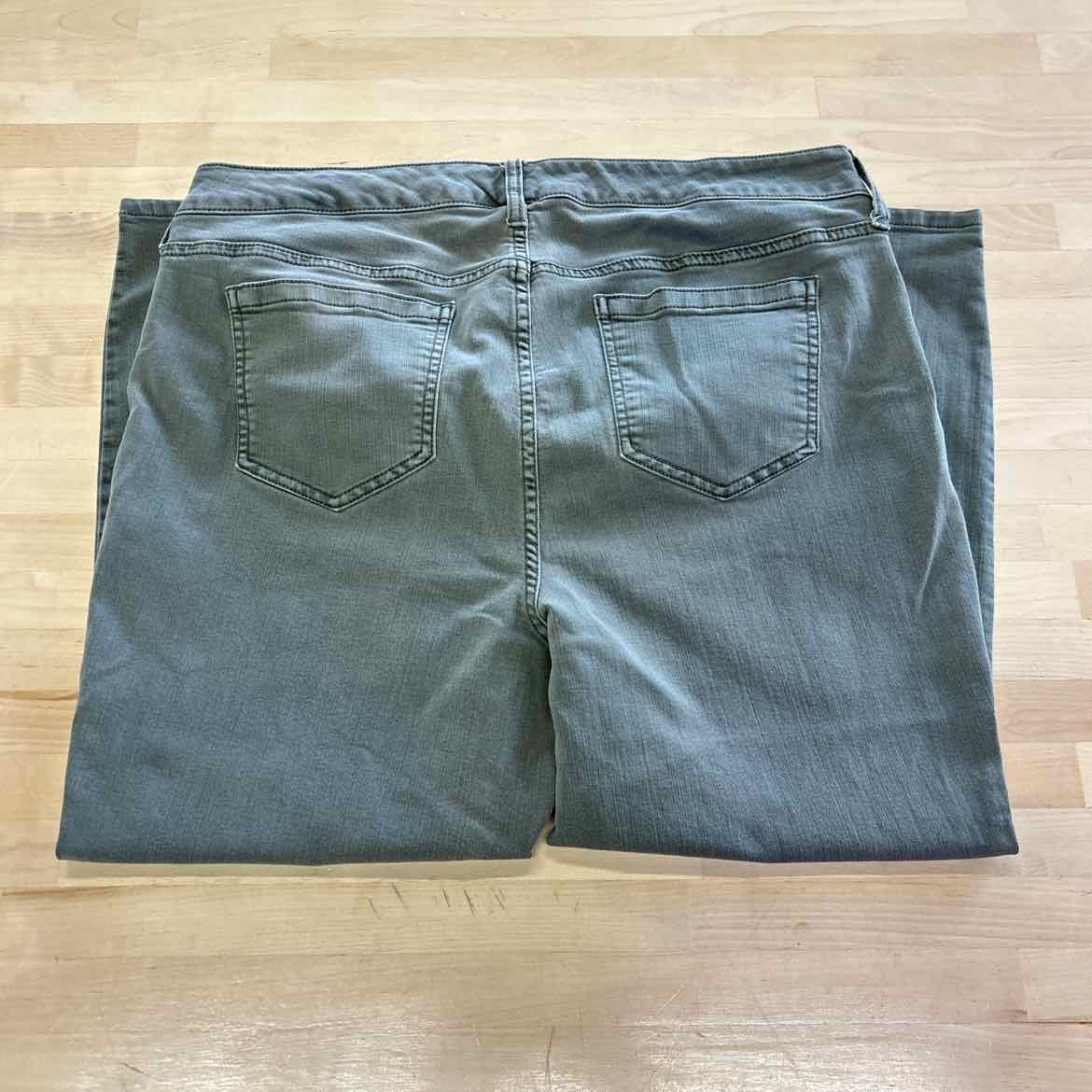 Torrid Size 18 Green Preloved Pants