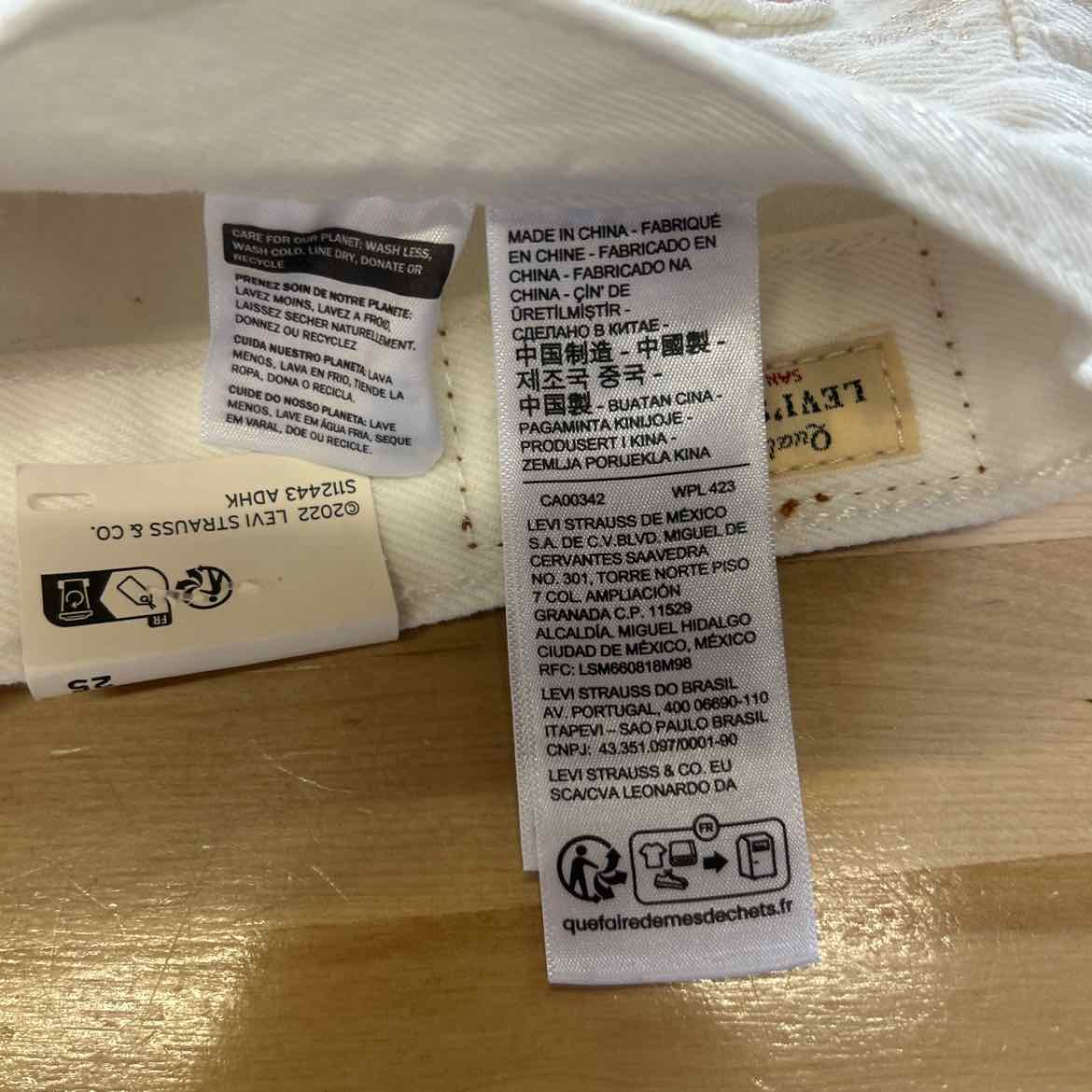 LEVI'S 501 Original Short in White - 25