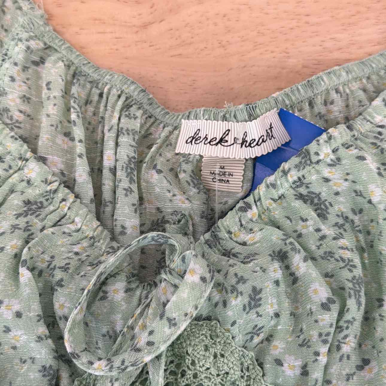 Derek Heart Size M Green New Blouse SS