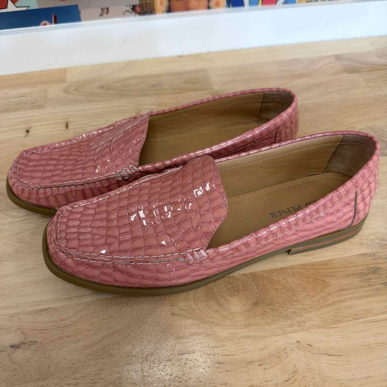 Donald J Pliner Size 10 Pink New Flats