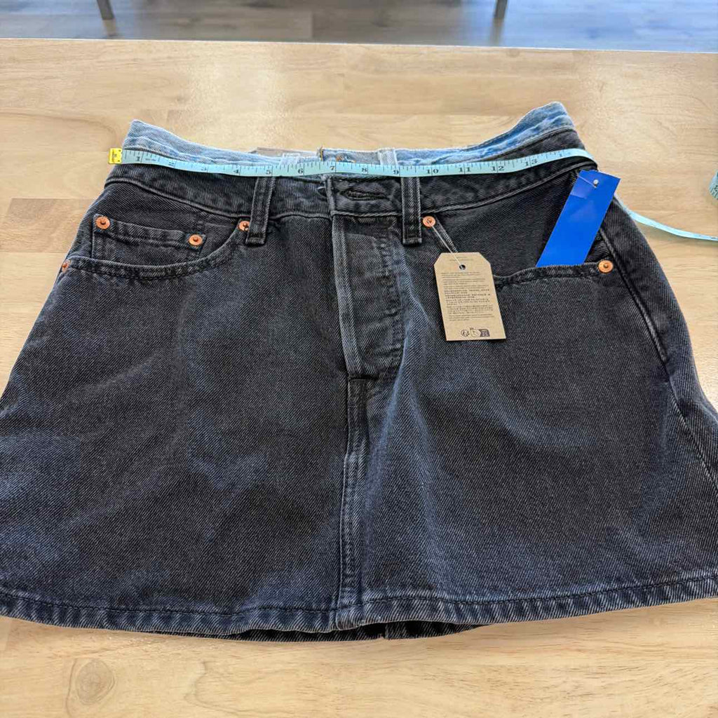 Levi's Size 27 Black New Skirt