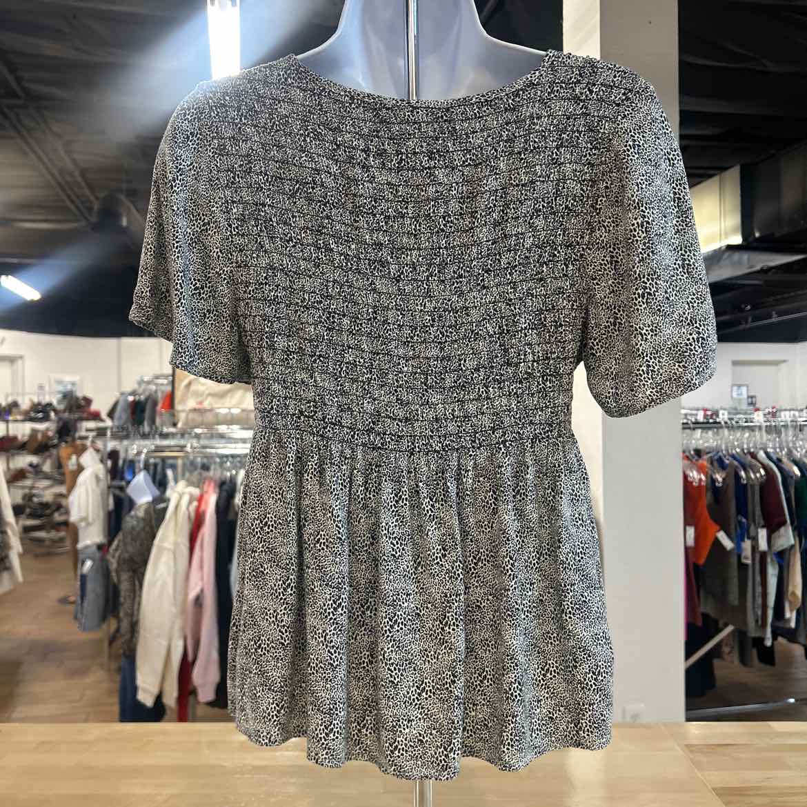 Urban Romantics Size L Black White Preloved Blouse SS