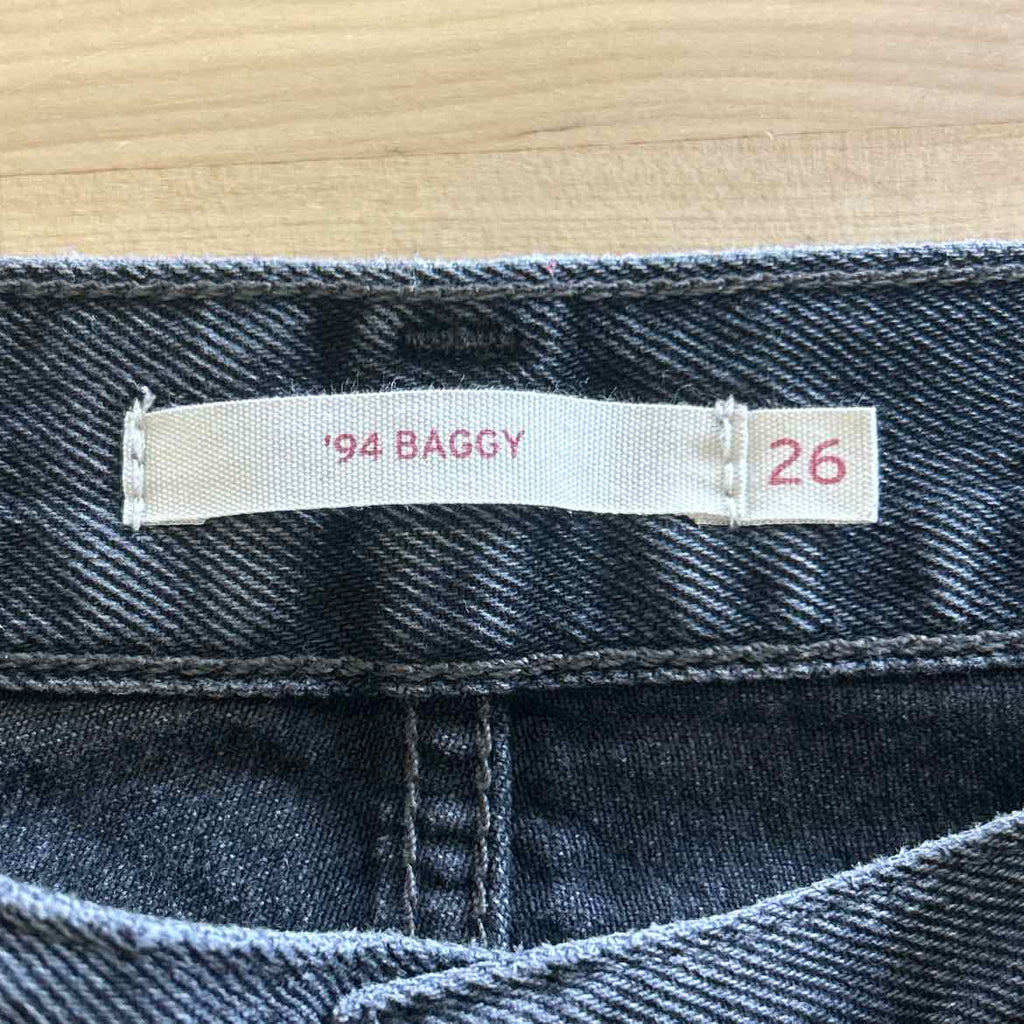 Levi's Size 26 Black Denim Preloved Jeans