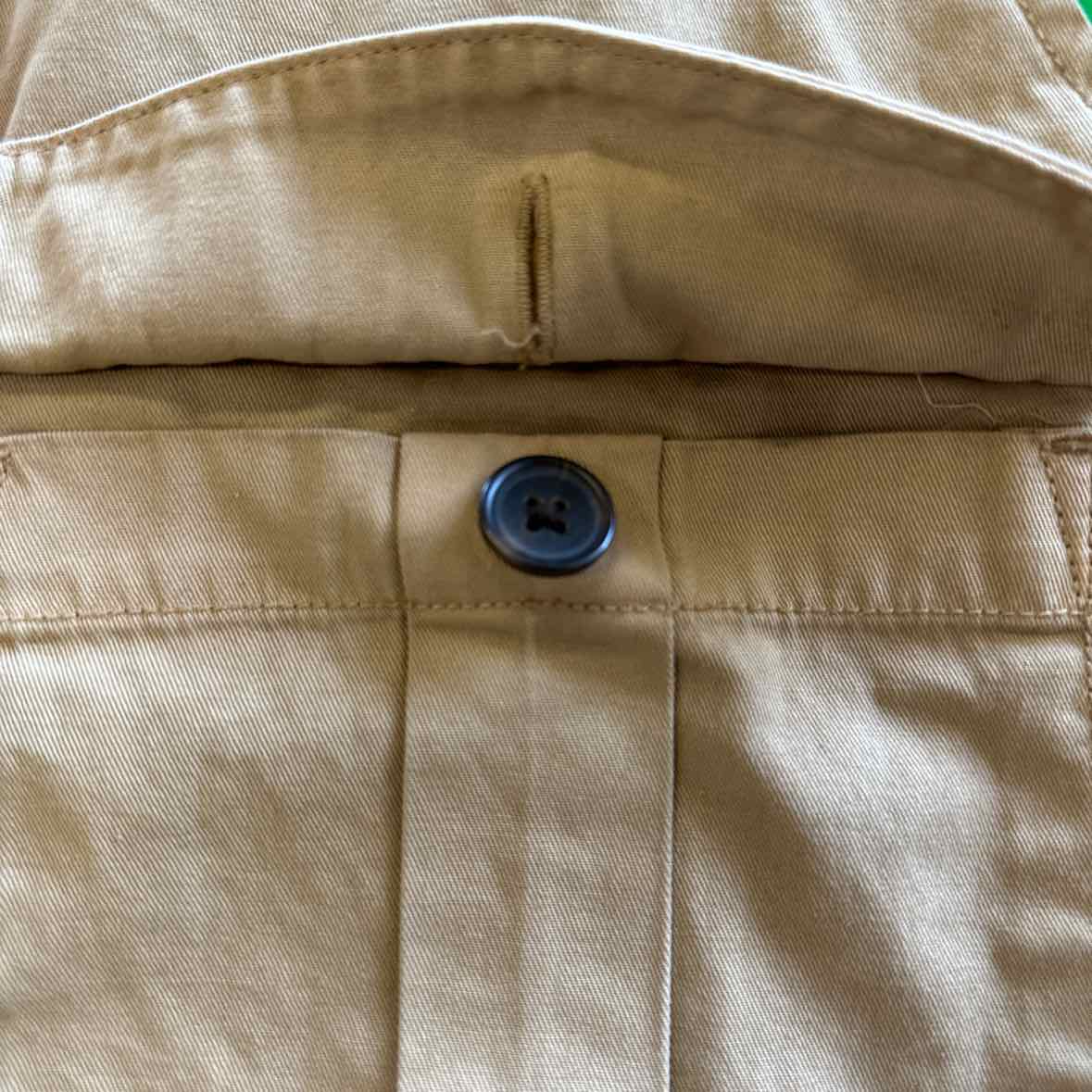 Universal Thread Size 6 Khaki Skirt