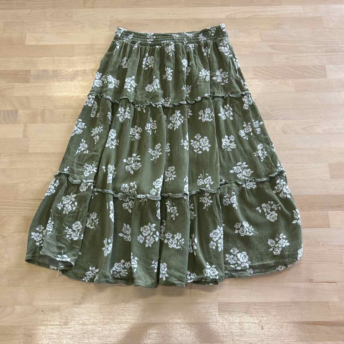 Just Found Size S Green Preloved 2 pc Dress Set