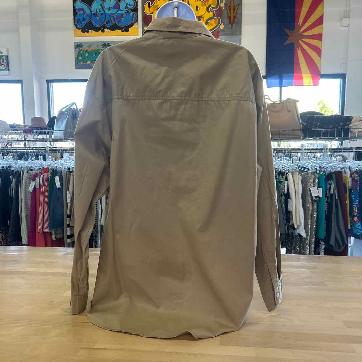 Gap Size L Tan Preloved Button Down LS