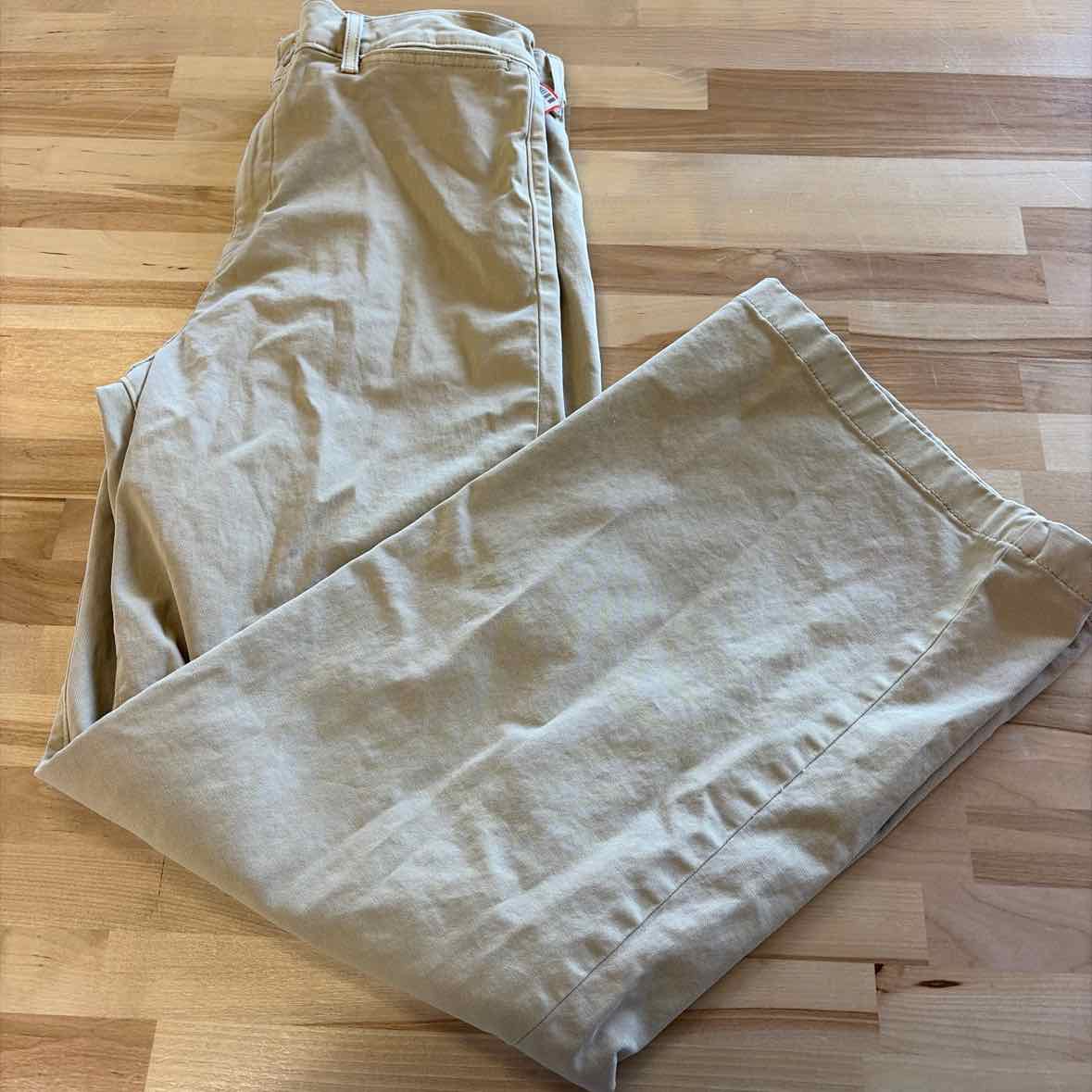 Levi's Size 24x31  Beige Vintage Chinos New Pants