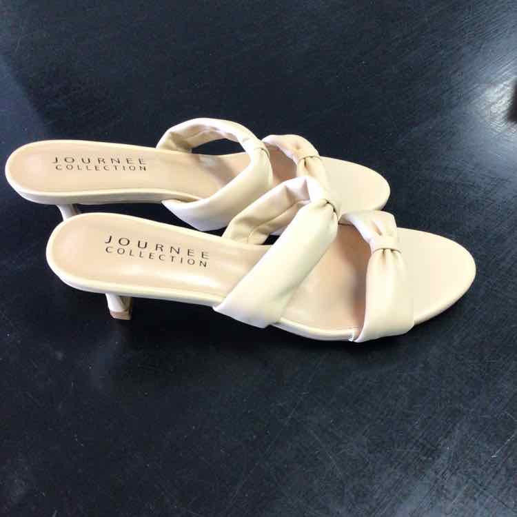 Journee Shoe Size 7.5 Nude Dyllan Sandals