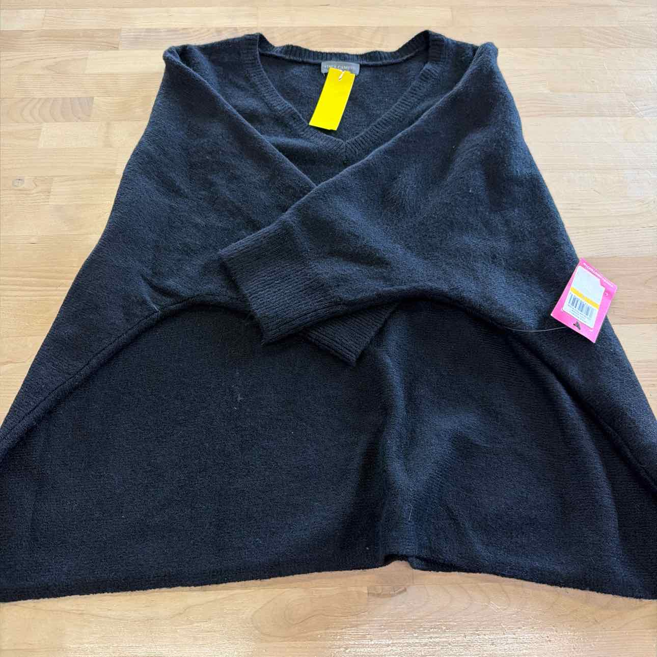 Vince Camuto Size M Black Sweater