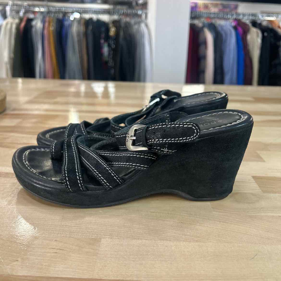 Donald J Pliner Size 7 Black Preloved Sandals