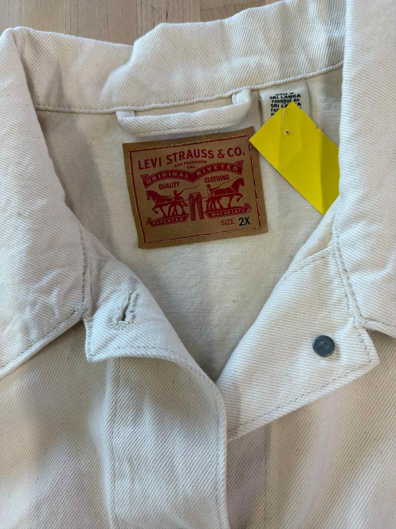 Levi's Size 2X White Jacket