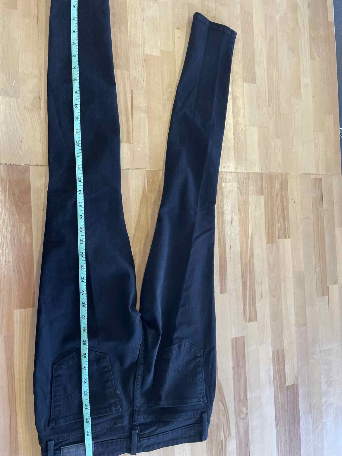 Levi's Size 27 Blue Jeans