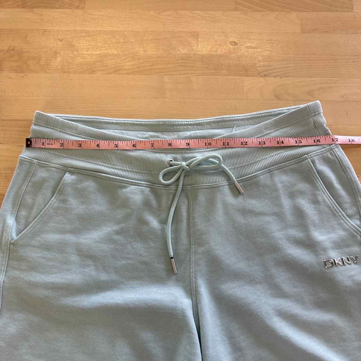 DKNY Women Size M Blue Preloved Shorts