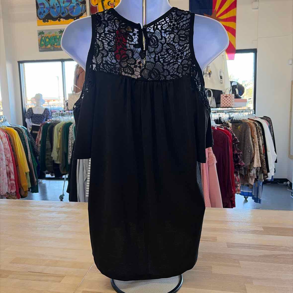 Emily Stacy Size L Black Tank