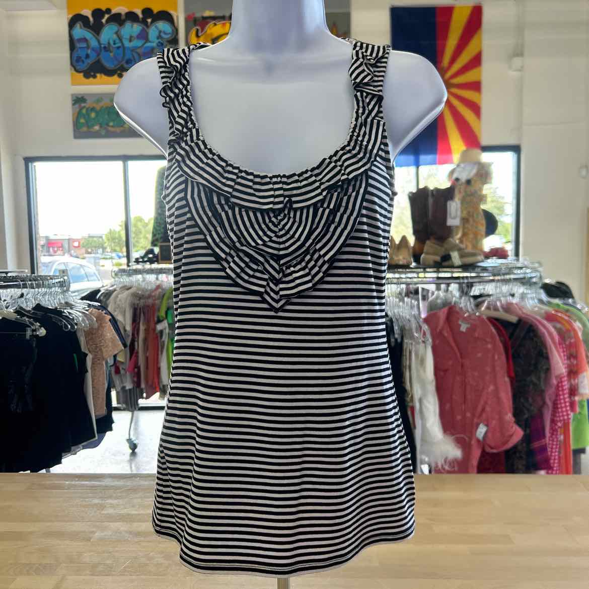 White House Black Market Size XXS Black/White Preloved Tank