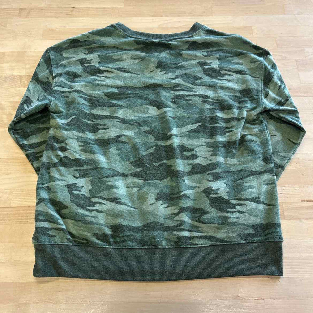 Splendid Size M Camo Sweater