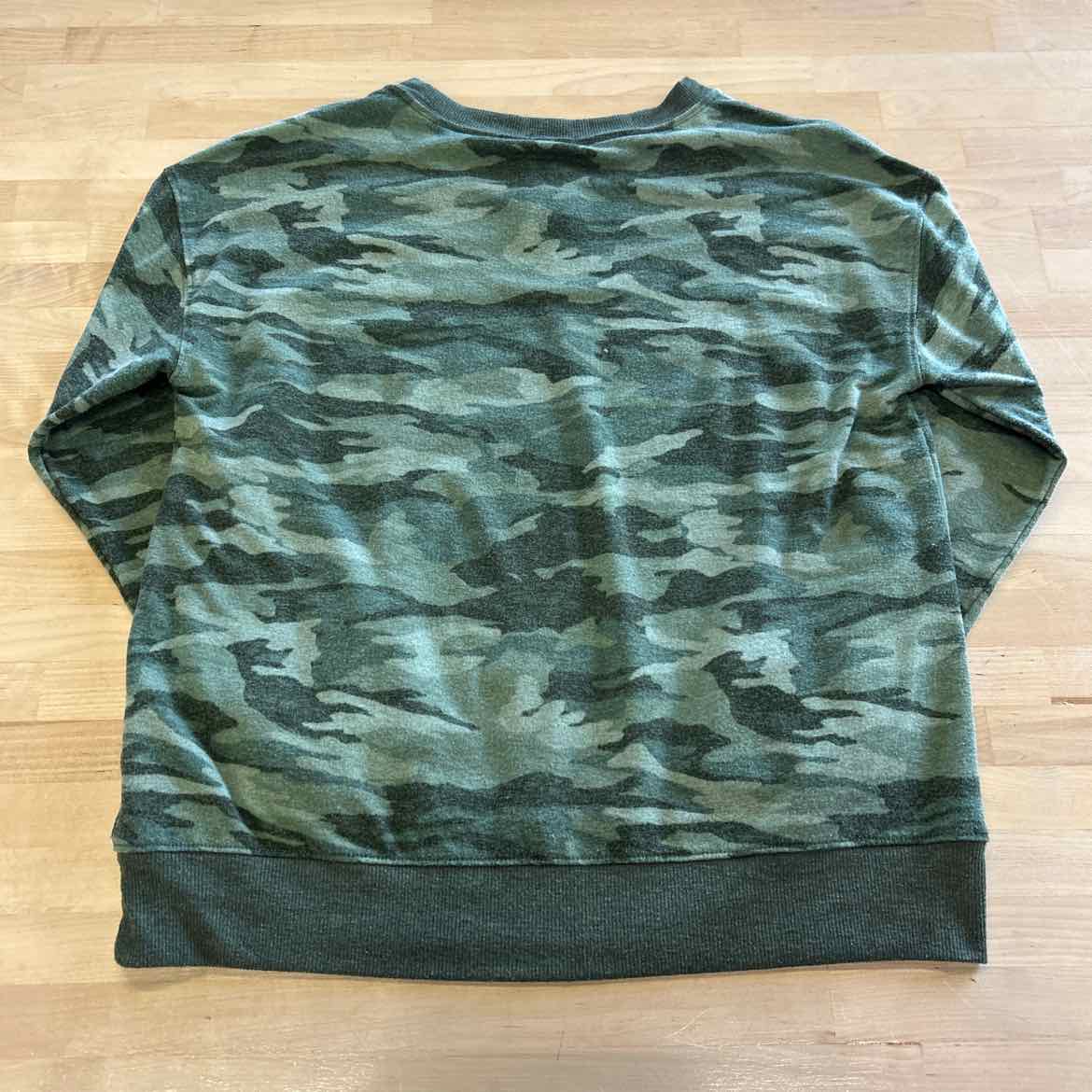 Splendid Size M Camo Sweater