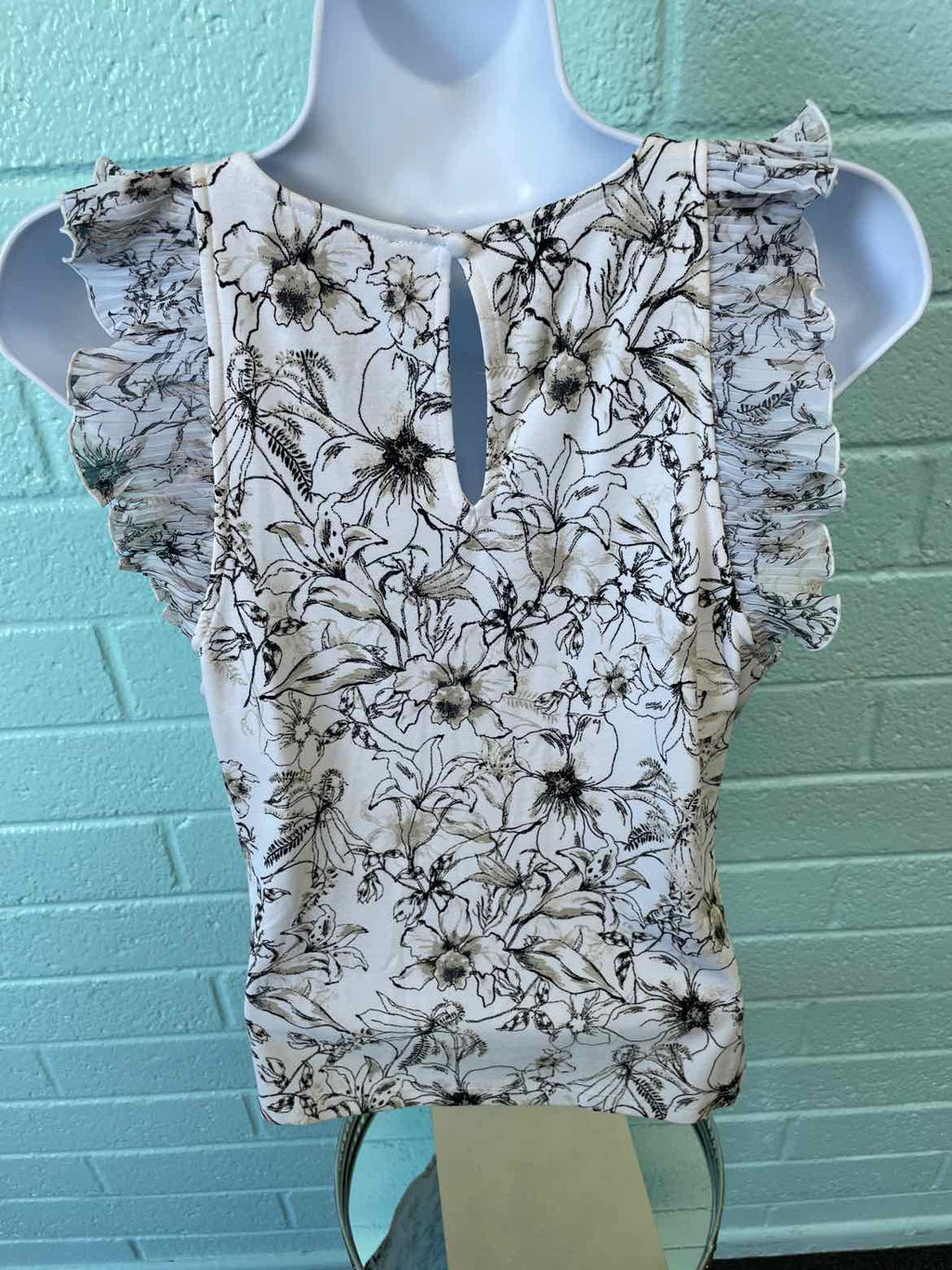 INC Size M White & Beige Sleeveless