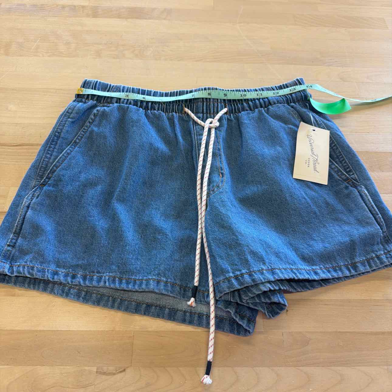 Universal Thread Women Size S Blue New Shorts