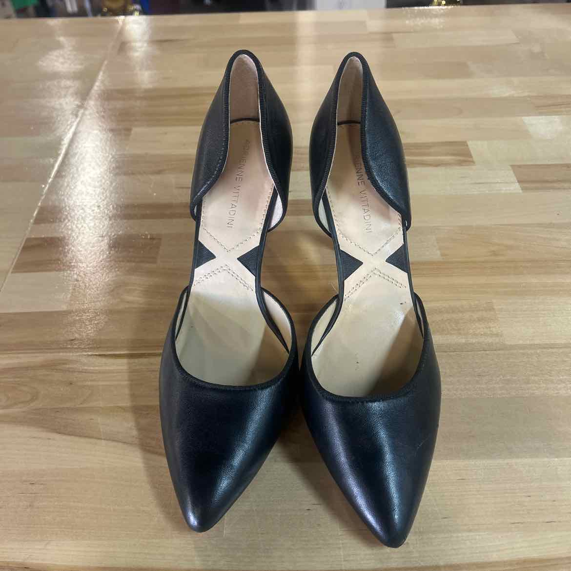 Adrienne Vittadini Size 8 Black Leather Preloved Heels