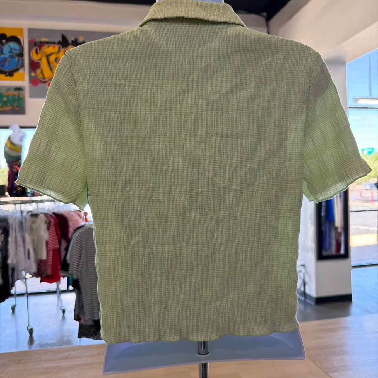 Live 4 Truth Size M Green Preloved Button Down LS