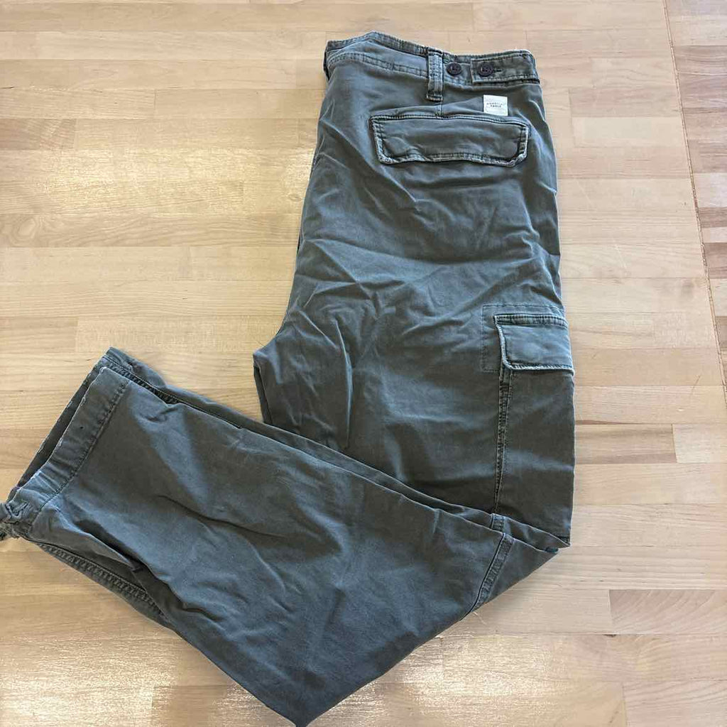 American Eagle Size 34x30 Green MENS Pants