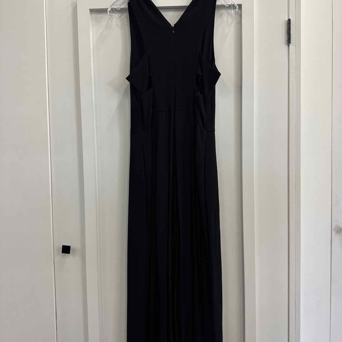 1. State Size S Black Preloved Jumper
